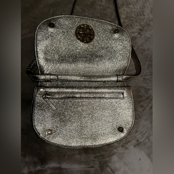 Tory Burch gold bag NWOT - Picture 3 of 5